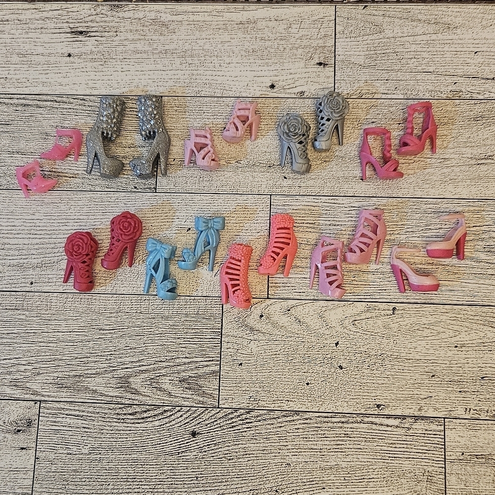 Mattel Barbie Accessories Lot Of Shoes 10 Pair Heels Multicolored Fashionista